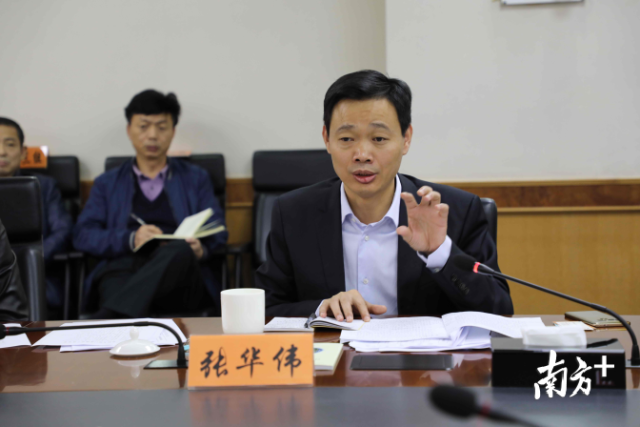 南山區委常委、紀委書記、監委主任張華偉