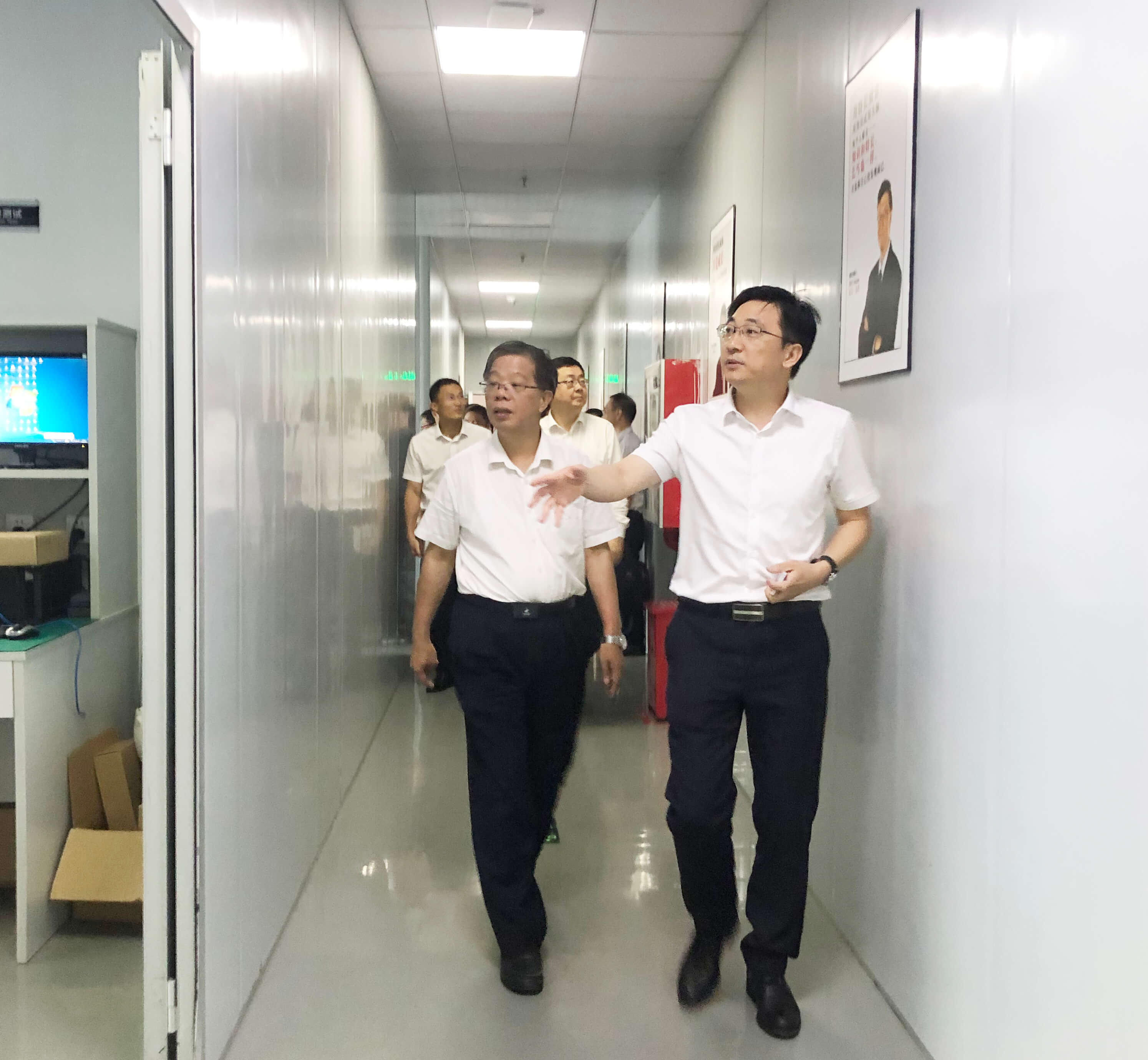省工信廳調研組參觀優特普PoE創新實驗室